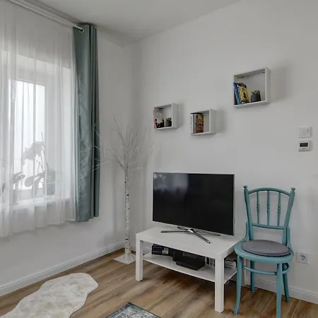 Virágos A Dunakanyarban, Privát Kerttel